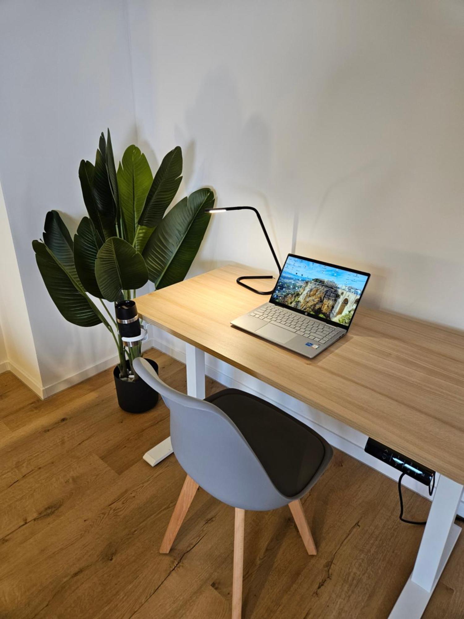 Modern Homes - Voll Ausgestatte Wohnung - Balkon - Hotelbetten - 4K Tv - Wlan 默尔斯 外观 照片