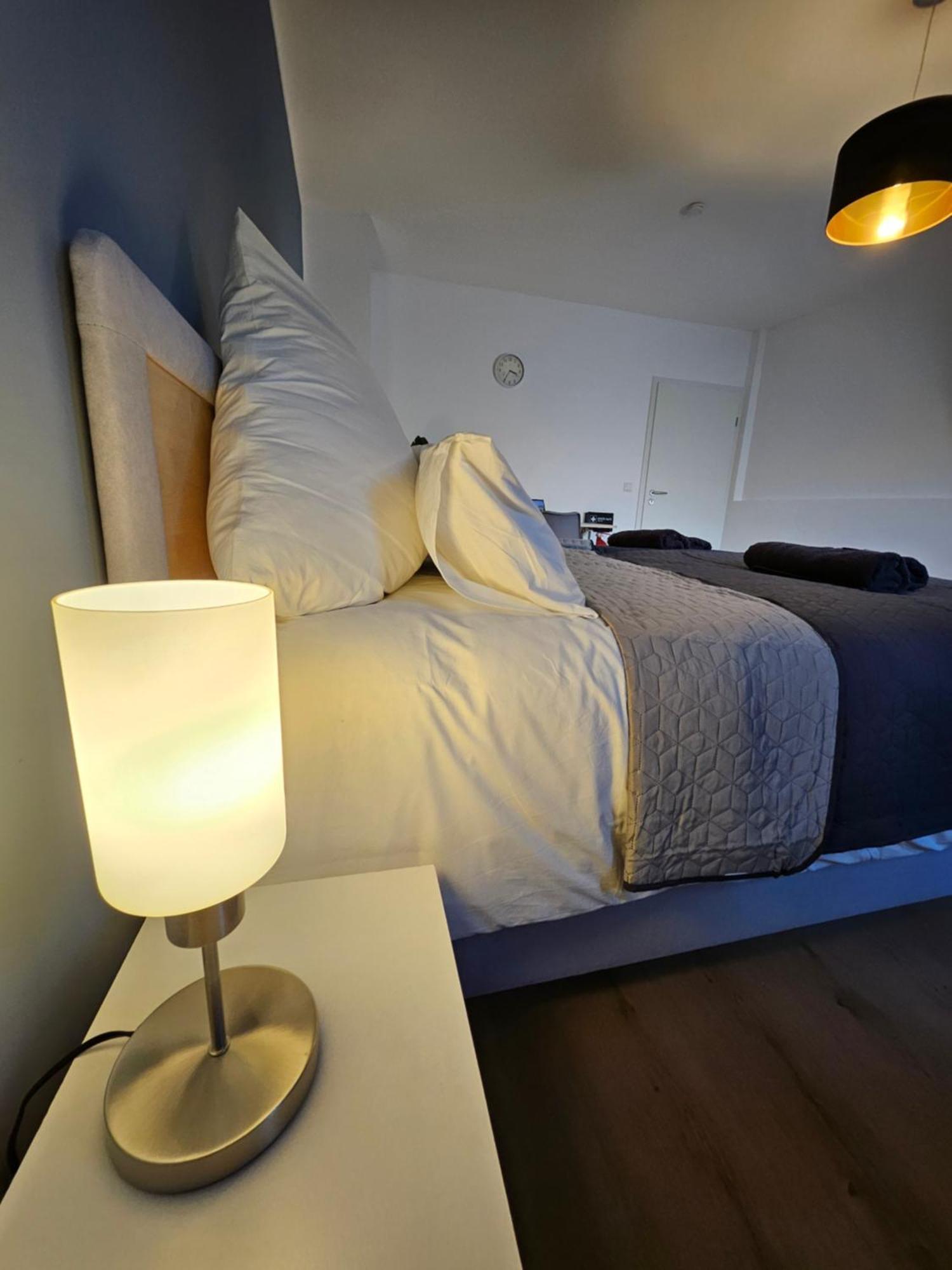 Modern Homes - Voll Ausgestatte Wohnung - Balkon - Hotelbetten - 4K Tv - Wlan 默尔斯 外观 照片
