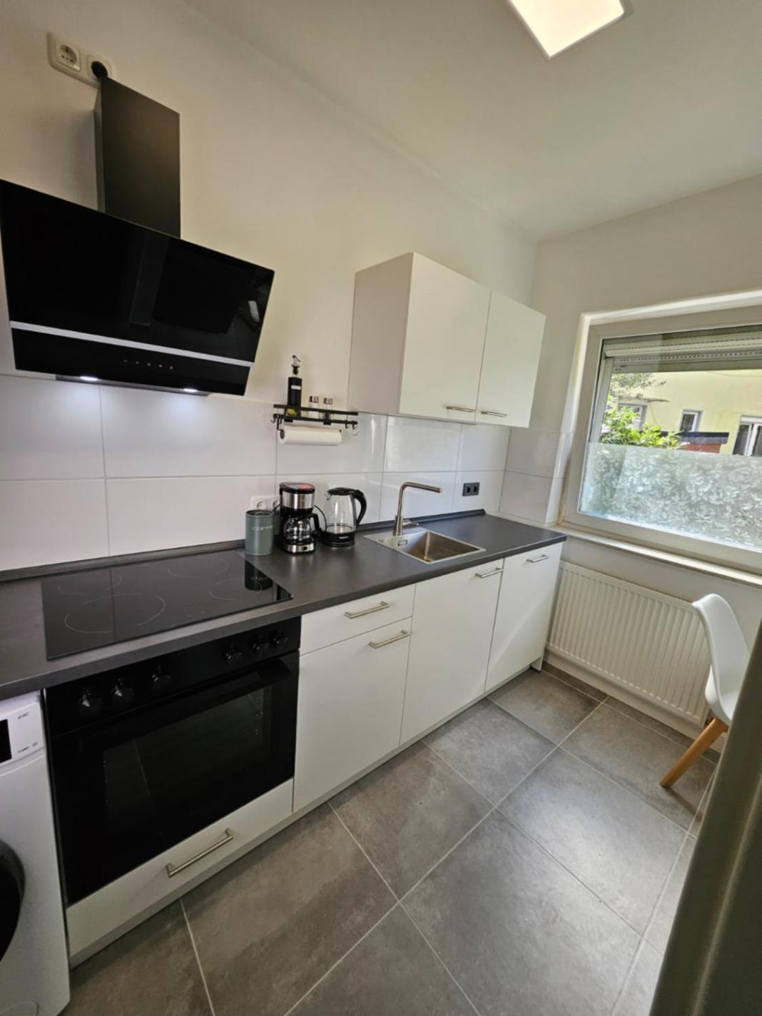 Modern Homes - Voll Ausgestatte Wohnung - Balkon - Hotelbetten - 4K Tv - Wlan 默尔斯 外观 照片