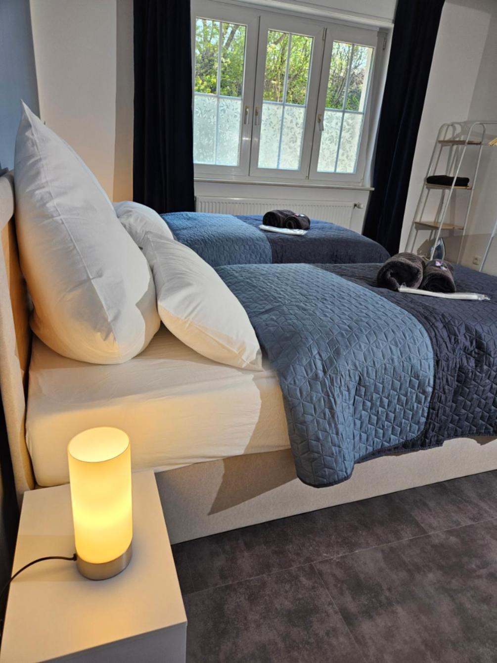 Modern Homes - Voll Ausgestatte Wohnung - Balkon - Hotelbetten - 4K Tv - Wlan 默尔斯 外观 照片