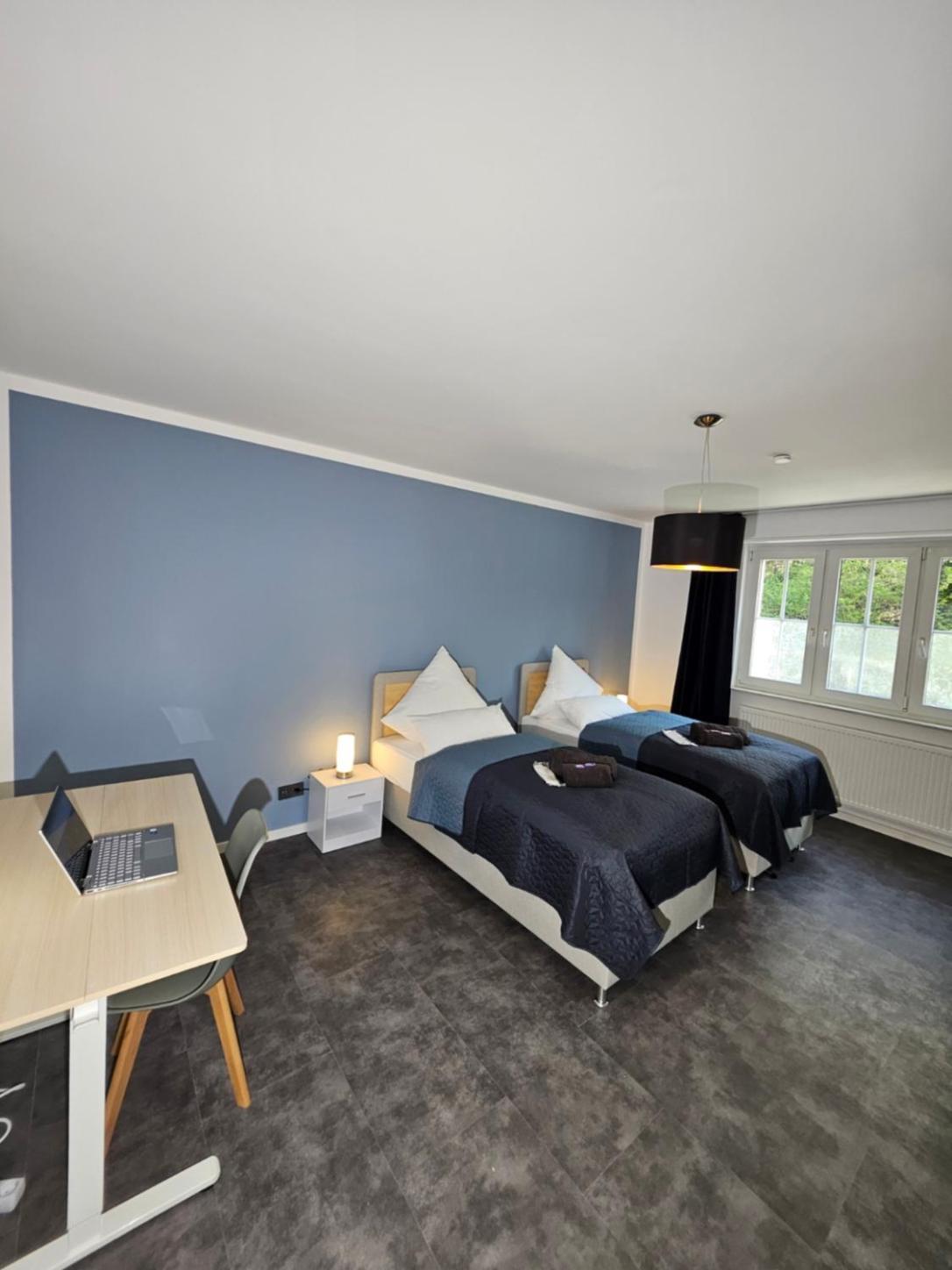 Modern Homes - Voll Ausgestatte Wohnung - Balkon - Hotelbetten - 4K Tv - Wlan 默尔斯 外观 照片
