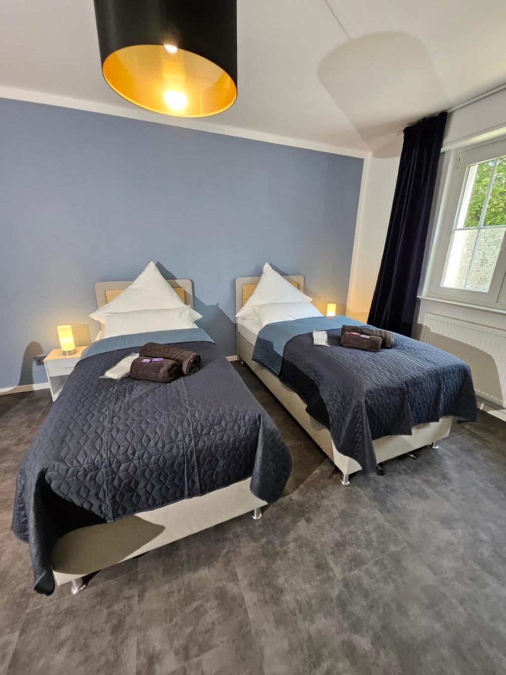 Modern Homes - Voll Ausgestatte Wohnung - Balkon - Hotelbetten - 4K Tv - Wlan 默尔斯 外观 照片