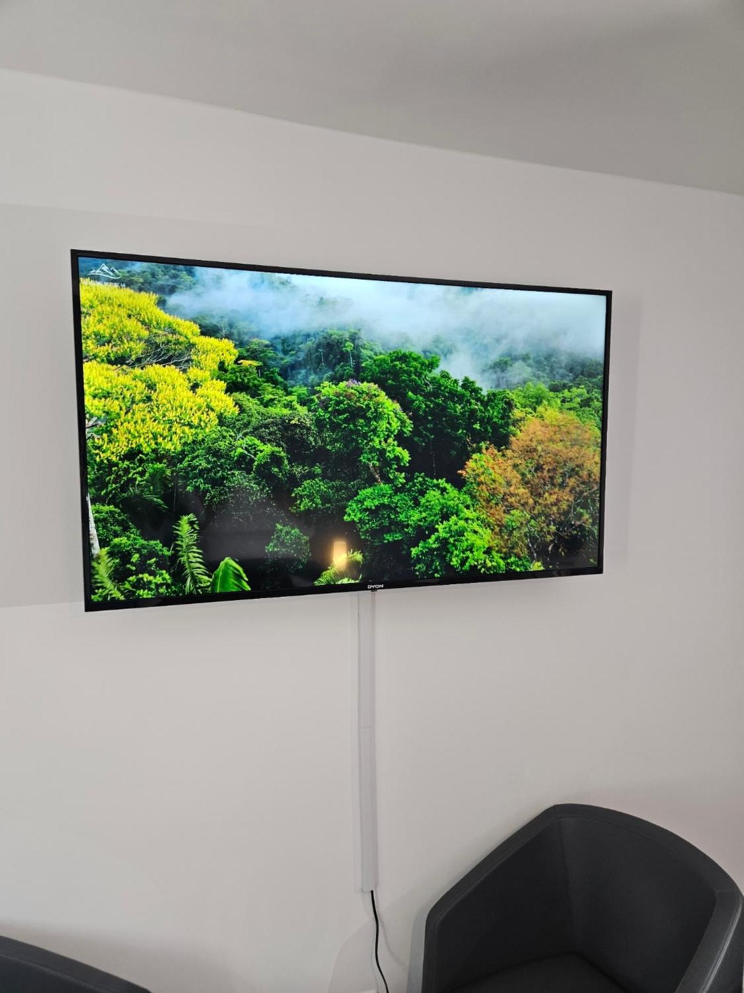 Modern Homes - Voll Ausgestatte Wohnung - Balkon - Hotelbetten - 4K Tv - Wlan 默尔斯 外观 照片